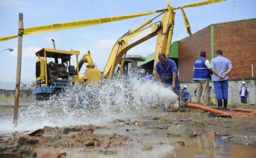 Brasil desperdiçou na rede de distribuição 37% da água em 2013