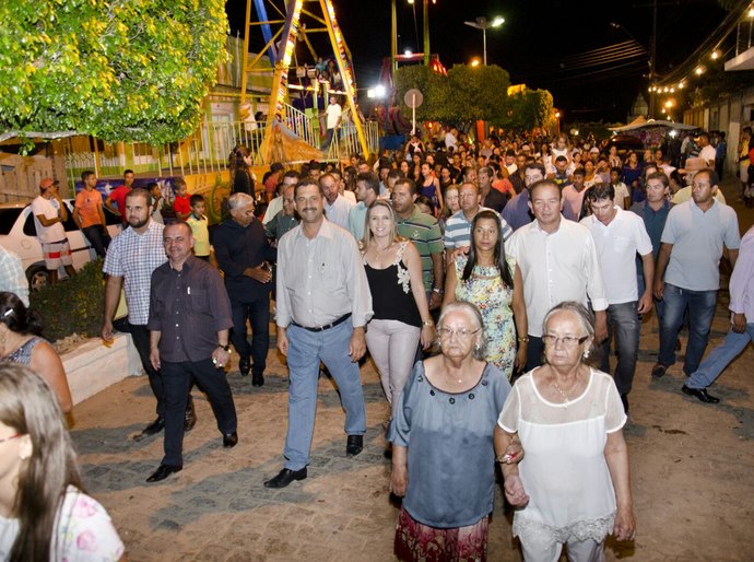 Procissão encerra festa de São Sebastião em Limoeiro de Anadia