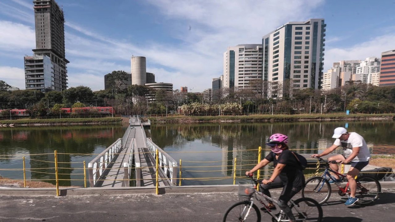 Rio Pinheiros terá via flutuante e deve ganhar mais acessos para ciclistas