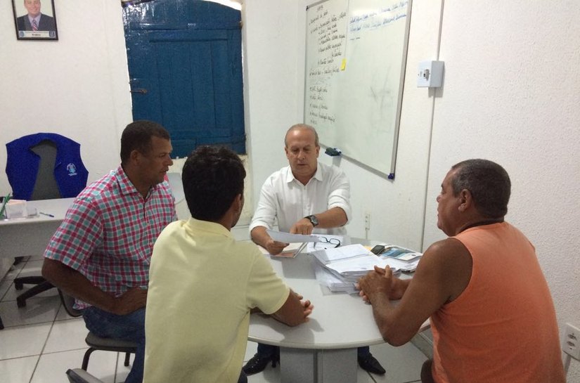 Sec. Meio Ambiente discute ordenamento de embarque da Praia do Francês