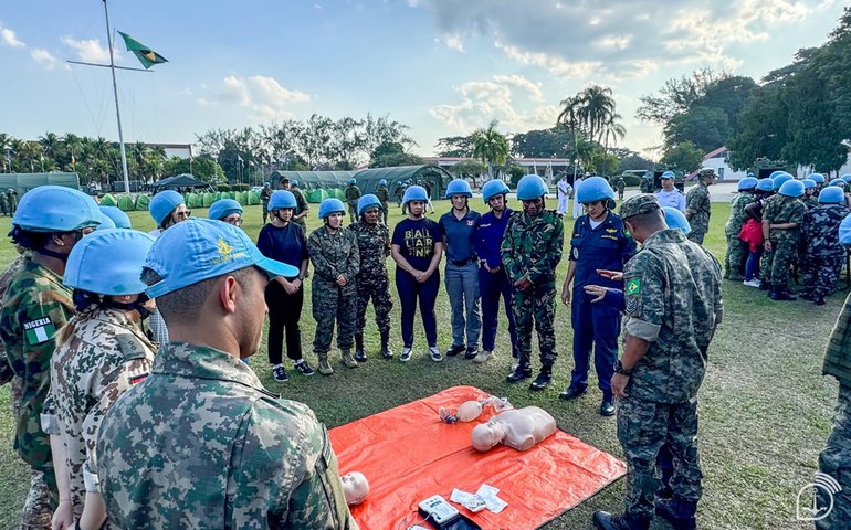 Vídeo: Mais de 80 mulheres, civis e militares, de 37 países participam de treinamento de operação de paz no Rio