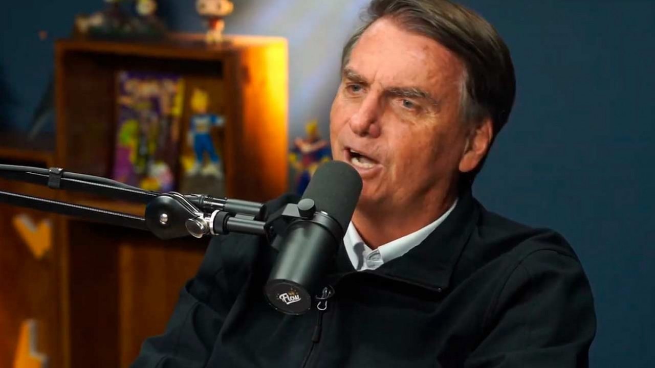 Bolsonaro diz que rachadinha é ‘meio comum’