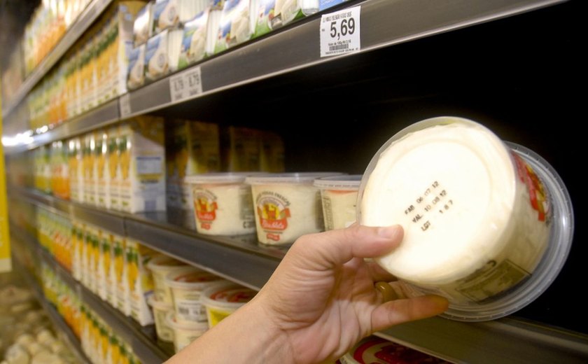 Pesquisa analisa identificação de aditivos em rótulo de alimentos