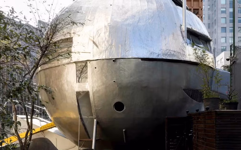 Casa Bola: último fim de semana para visitar mostra de arte em residência esférica de SP