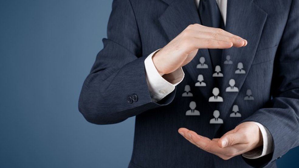 Confiança dos empresários de serviços cai em abril, diz FGV