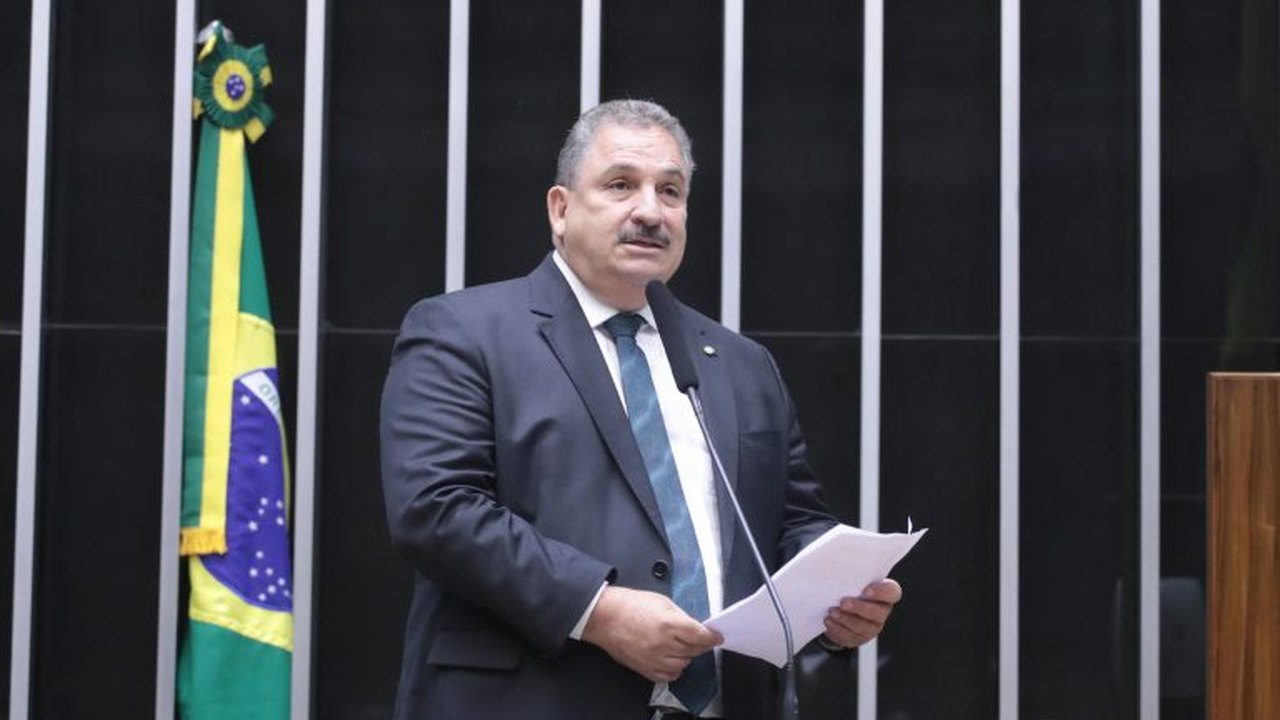 Comissão aprova projeto que cria vale-táxi para idosos e mães em situação vulnerável