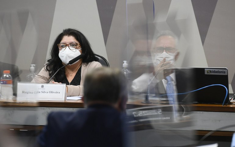 Regina Célia: cabe a divisão de importação fazer avaliação do documento (Covaxin)