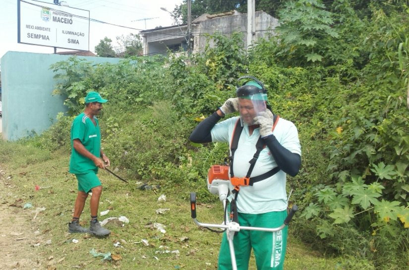 Sempma realiza ação de educação ambiental no Riacho do Silva