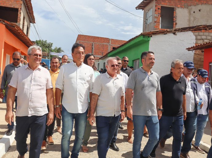 Prefeito Geraldo Cícero e governador Paulo Dantas inauguram 2ª etapa do Minha Cidade Linda em Taquarana
