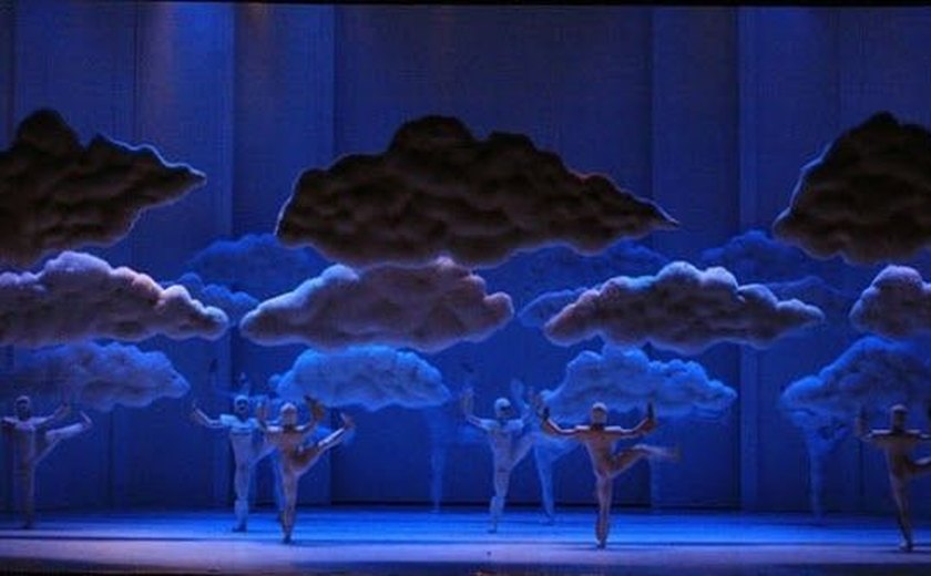 O teatro das nuvens