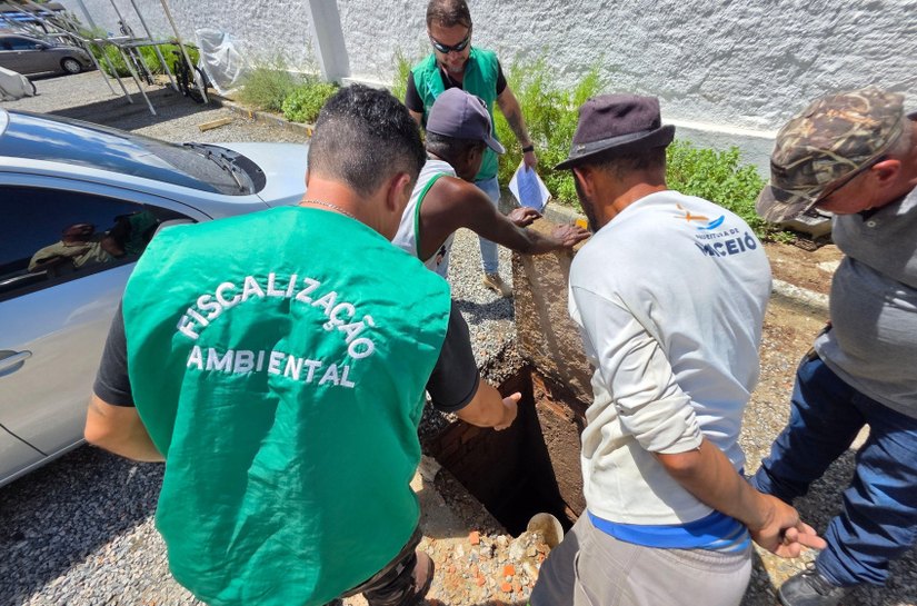 Semurb notifica condomínio residencial por descarte irregular de efluentes