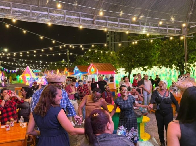 Turistas e moradores se encantam com a Vila de São João de Jaraguá: 'Está maravilhoso'