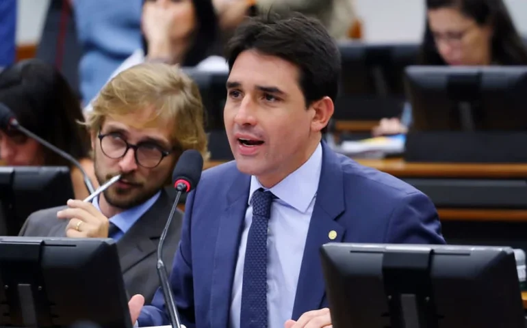 Novo terminal em Suape pode aumentar em 40% comércio internacional de Pernambuco, diz ministro