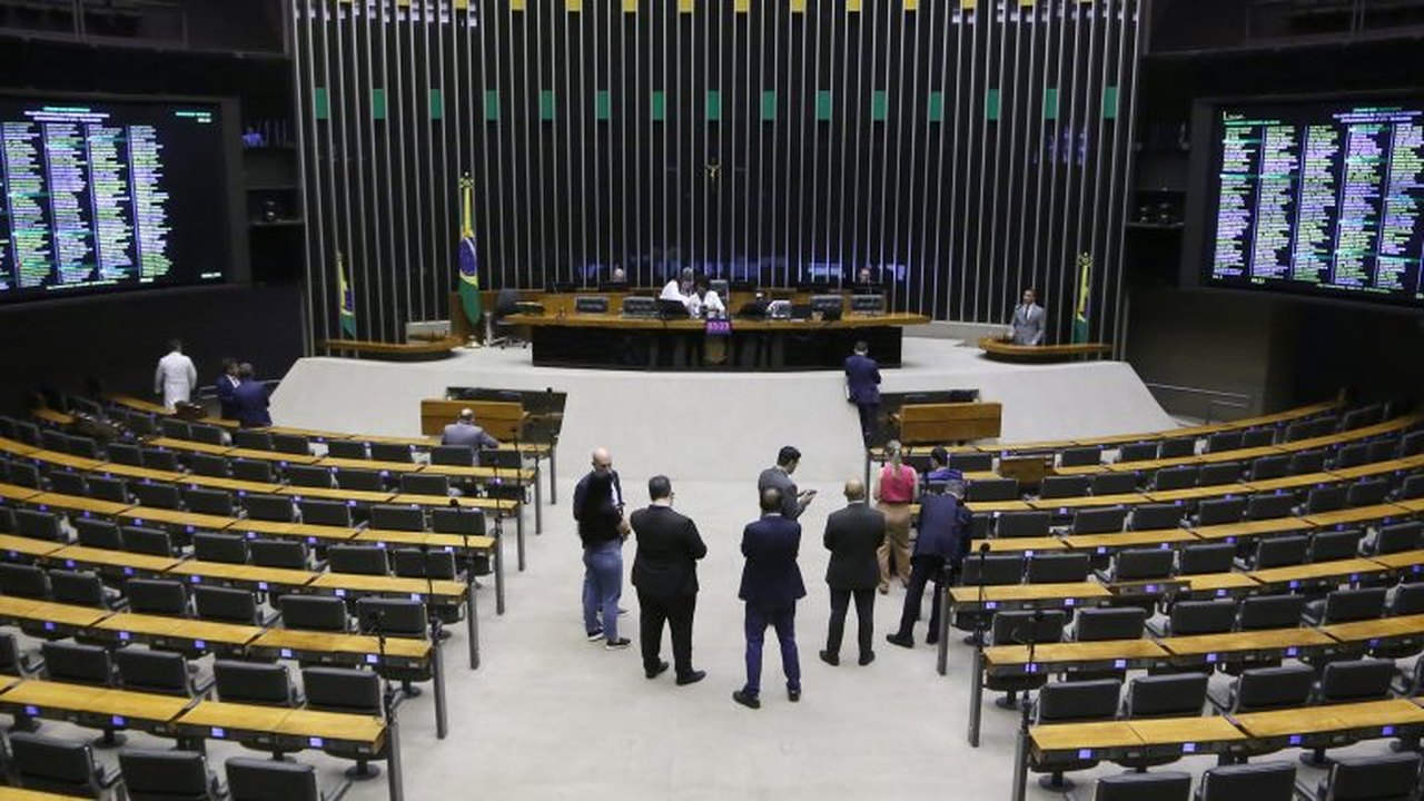 'Mundo perde líder excepcional, Mujica deixa marca indelével', diz bancada do PT na Câmara