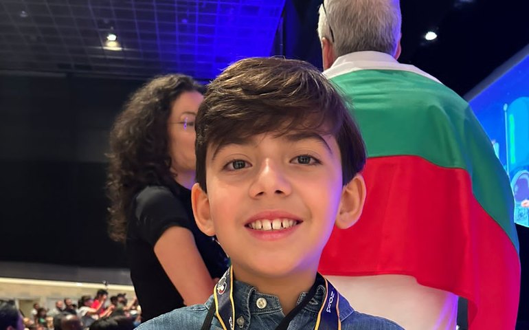 Aluno da Maple Bear ganha Medalha de Prata em Competição Internacional de Matemática