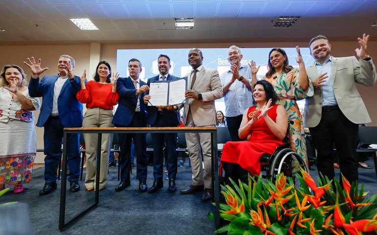 Governador Paulo Dantas e ministro Silvio Almeida oficializam adesão de Alagoas ao Plano Nacional dos Direitos da Pessoa com Deficiência