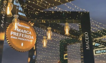 Em Alagoas, O Boticário leva atração natalina para a orla urbana de Maceió e Centro Histórico de Penedo