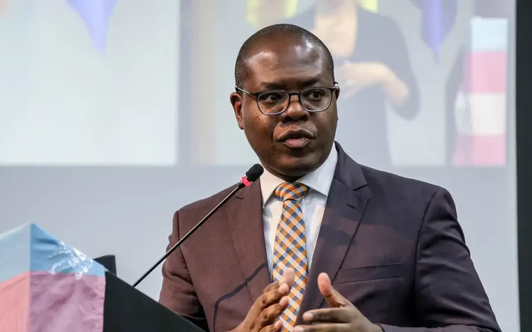 MPT instaura inquérito para apurar denúncias contra Silvio Almeida