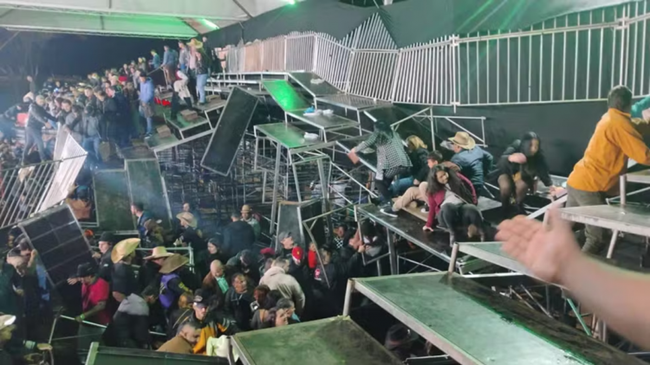 Arquibancada desaba em rodeio e deixa 60 feridos em SP