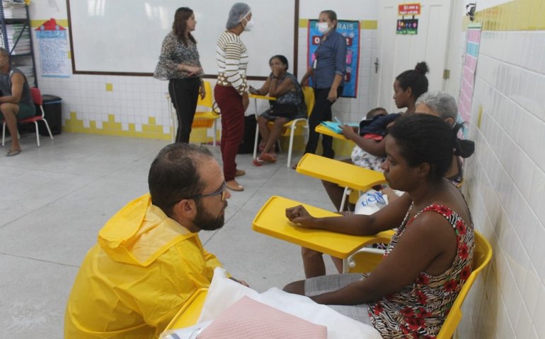 Prefeitura de Penedo e Defesa Civil trabalham no socorro às vítimas das chuvas