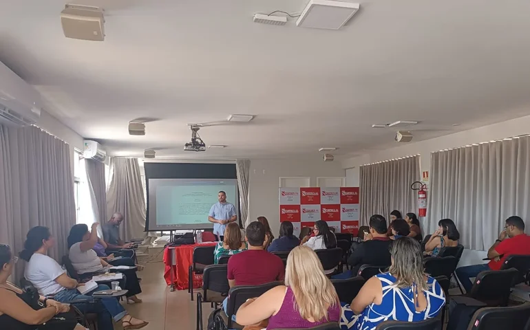 Trabalhadoras e trabalhadores do SUAS reestruturam o FETSUAS/AL durante assembleia estadual em Maceió