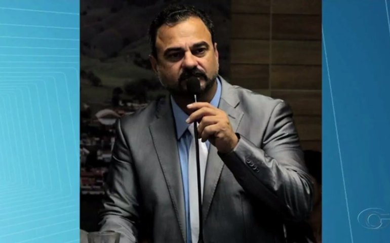 Defesa de prefeito de Maribondo preso diz que agressão a esposa foi legítima defesa