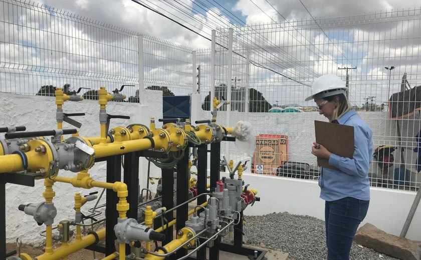 Gerência de Gás Natural da Arsal vistoria implantação de gasoduto em Arapiraca