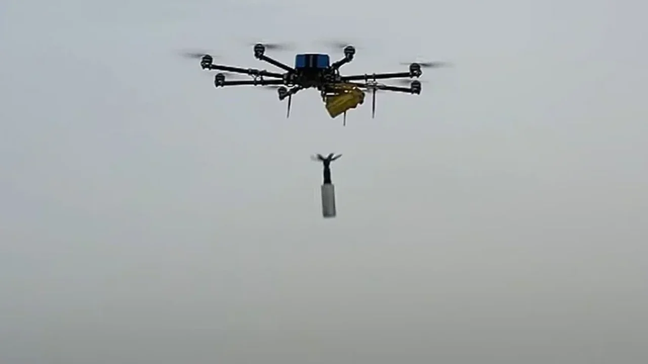 Drone russo atinge reator de Chernobyl, mas níveis de radiação estão normais, diz Zelenski