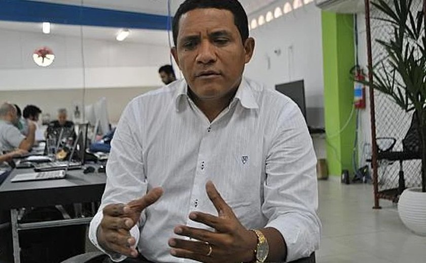 Prefeito Júlio Cezar inicia 'passaralho' na Prefeitura de Palmeira dos Índios em busca de apoio para sua candidatura a deputado em 2026