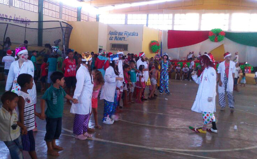 Hospital Clodolfo e grupo ‘Mãos que se doam’ fazem festa de Natal para crianças sertanejas