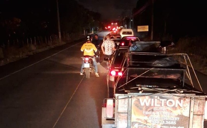 Acidente entre carros deixa uma pessoa morta e cinco feridas em Ipioca