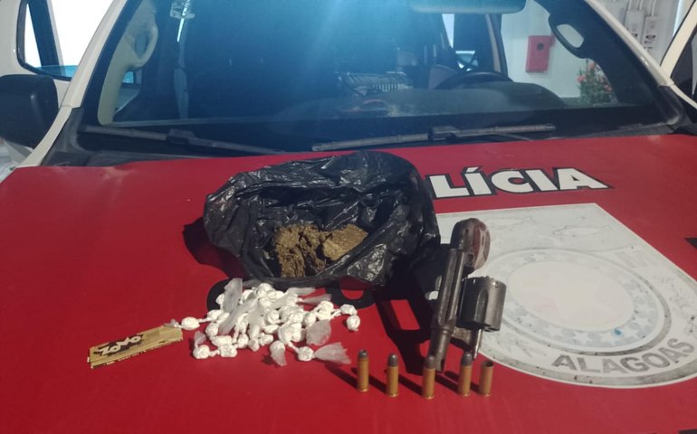 PM prende suspeitos de tráfico e porte ilegal de arma em Maceió, Arapiraca e Pão de Açúcar