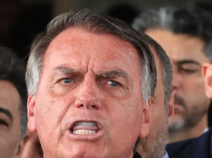 Bolsonaro é condenado a pagar R$ 1 mi em indenização por racismo