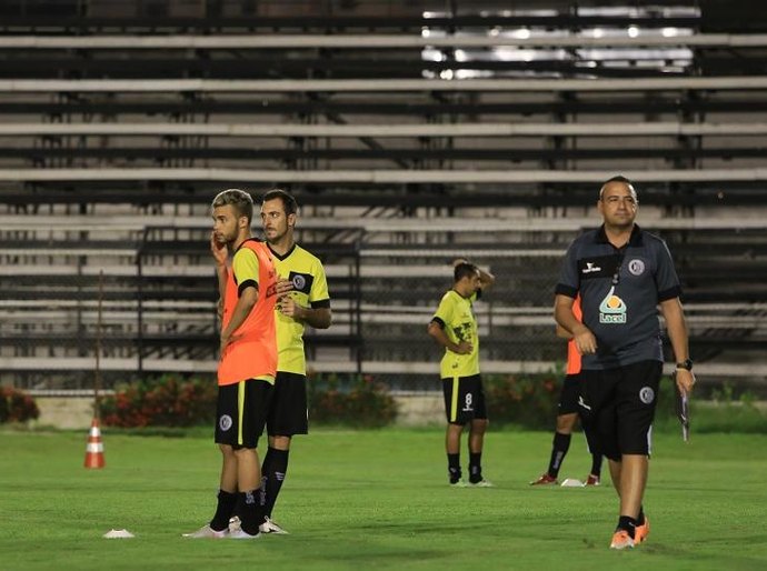 Elenco alvinegro se reapresenta para os treinos visando jogo contra o Confiança
