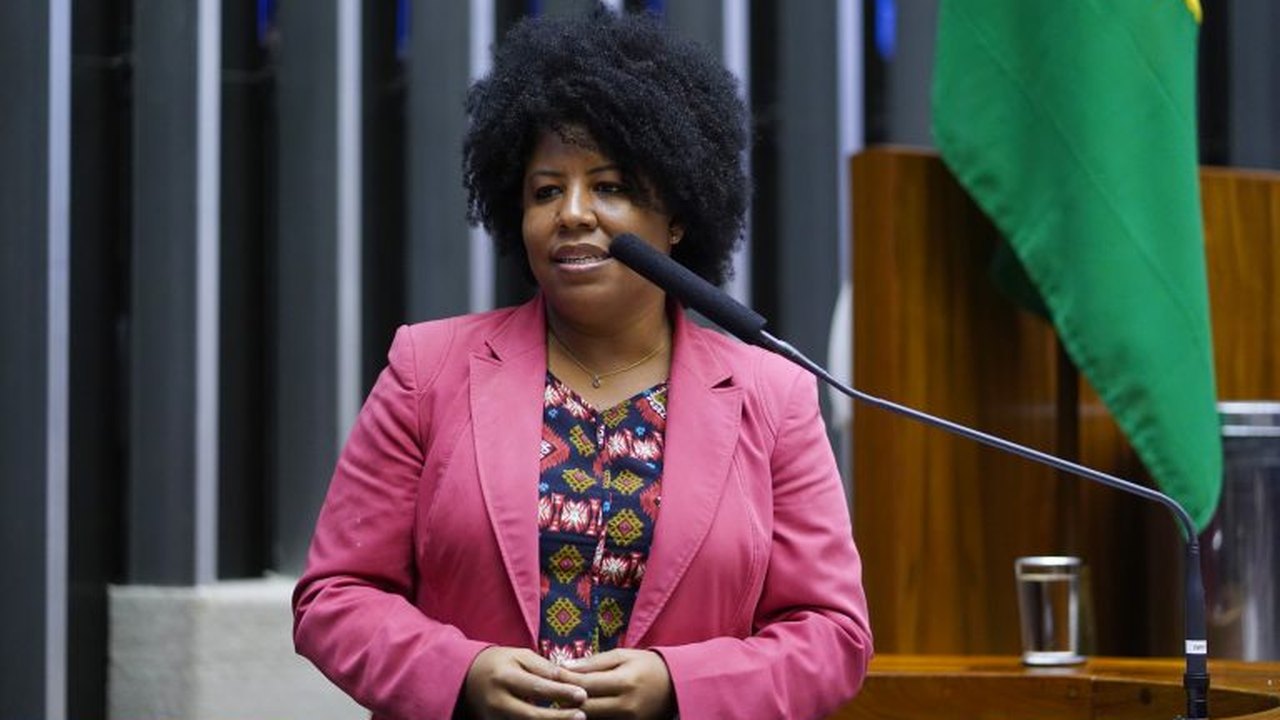 Câmara adia para esta quarta-feira votação de projeto sobre igualdade salarial entre mulheres e homens