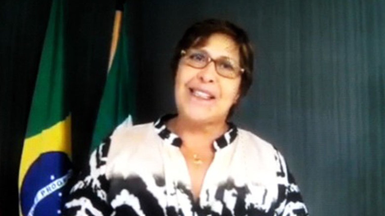 Arapiraca: Prefeita Célia parabeniza todos os pais arapiraquenses