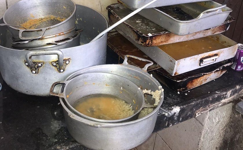 Restaurante na Ponta Verde é interditado por funcionamento irregular