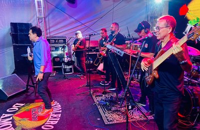Bonifácio agita noite de sábado ao som de José Orlando, o “Pistoleiro do Amor”