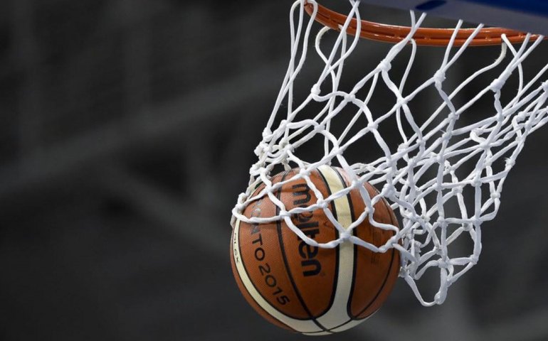 Pinheiros nega injúria racial no basquete sub-13 e aponta violência de rival