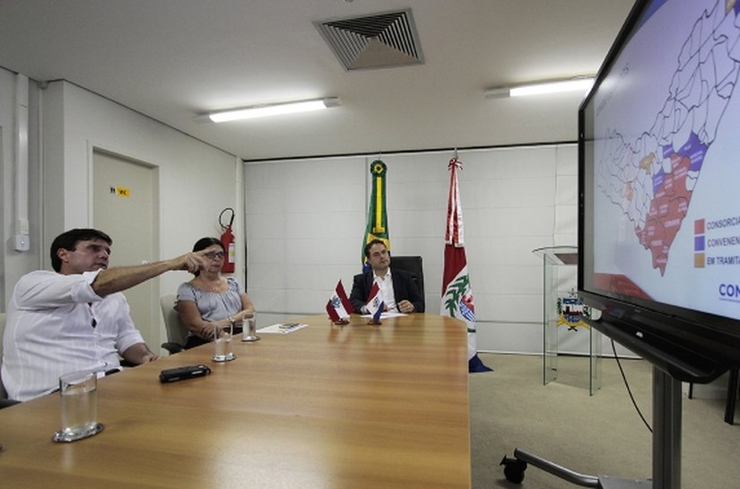 Governador aprova regulação dos serviços de Saúde do Conisul