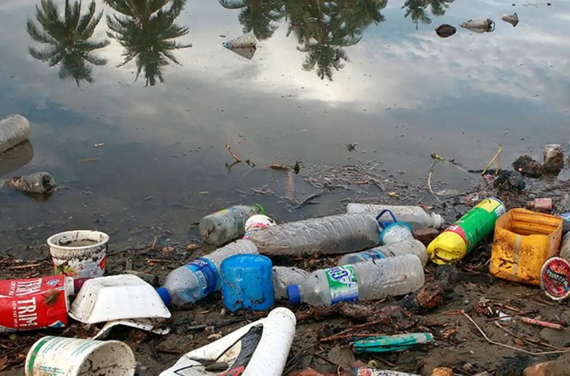 Brasil lança por ano 1,3 milhão de toneladas de plástico no oceano