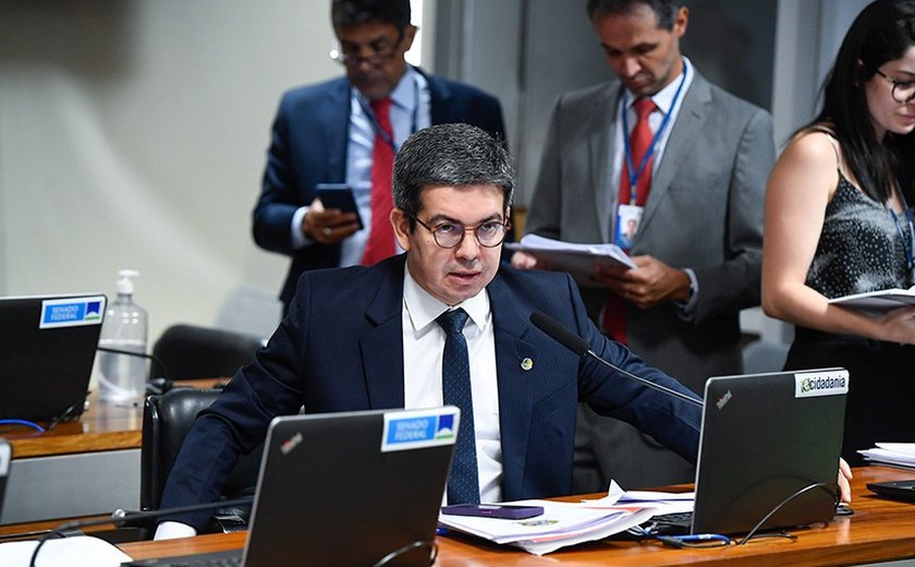 Randolfe Rodrigues apoia aumentar taxação de bets e debate sobre CSLL: 'É razoável'