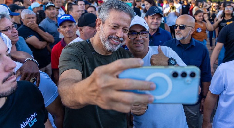 Trabalho de Arthur Lira por Igreja Nova é reconhecido por população em visita ao município
