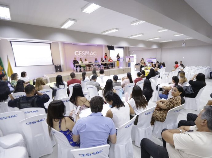 Prefeita Tia Júlia participa do evento Percursos Formativos da “Política Alagoas Lilás”