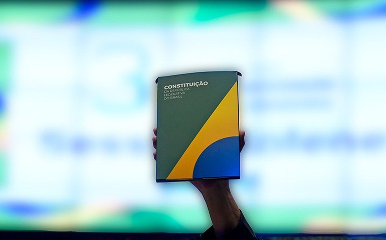 Senado celebra o Dia da Democracia no Brasil na sexta