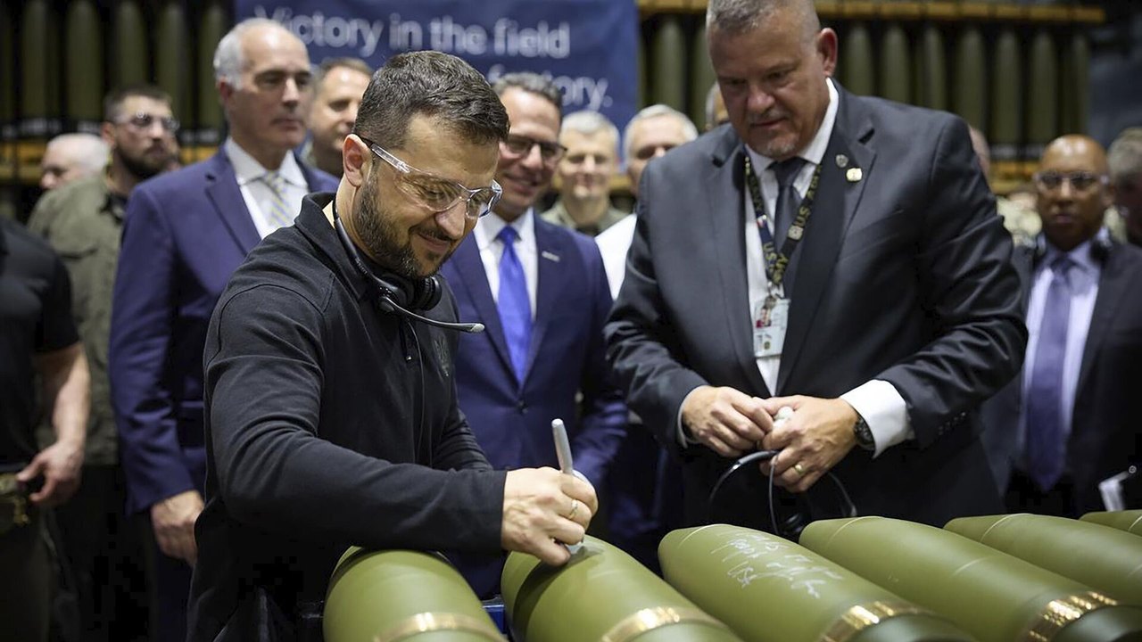 Zelensky arrisca futuro da Ucrânia ao insistir em vitória sobre a Rússia, avalia analista britânico