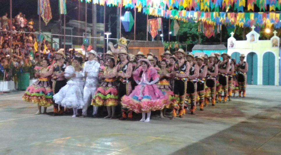 Quadrilha junina ARRASTAPÉ