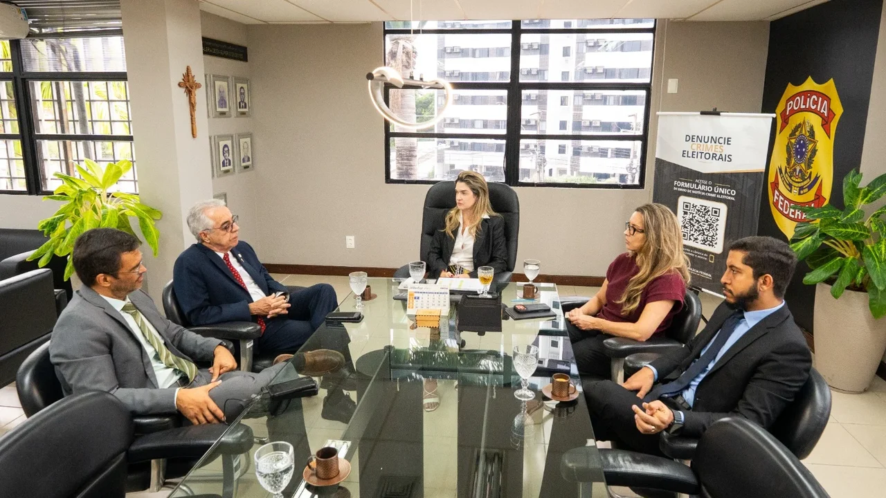 Presidente do TRE visita superintendente da PF  e debate ações para as Eleições 2026