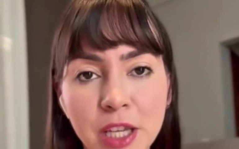 Deputada se pinta e ironiza Erika Hilton à frente de Comissão da Mulher: 'Posso presidir comissão sobre racismo?'