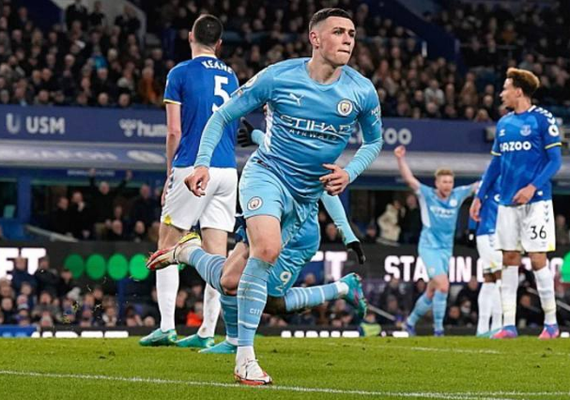 Everton bate Manchester United no sufoco e se mantém fora da zona de rebaixamento